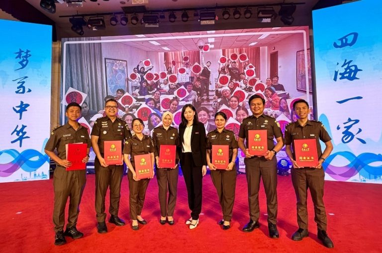 Sebanyak 7 Pegawai Kejaksaan RI Berhasil Menyelesaikan Pendidikan Bahasa Mandarin di Universitas Huaqiao