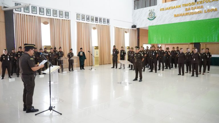 Lantik Asisten Pemulihan Aset Baru, Kajati Kepri J. Devy Sudarso Tekankan Pemulihan Aset Harus Terintegrasi dan Berkeadilan.