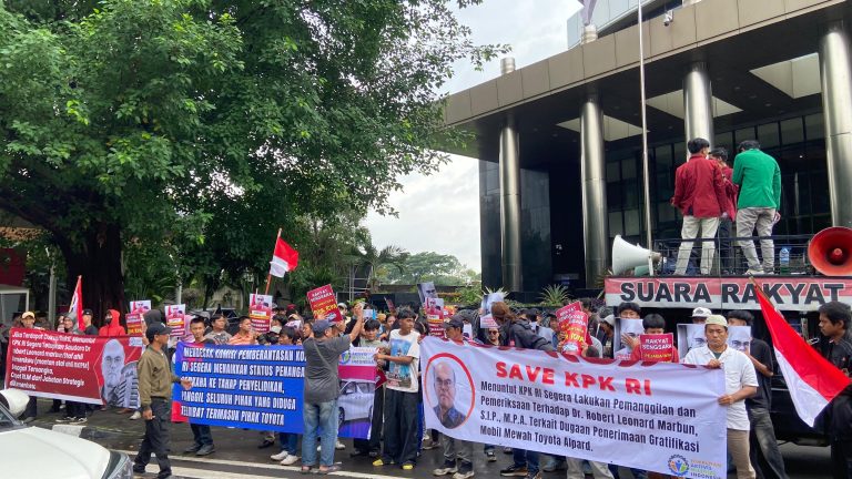 Ratusan HAMI Demo Depan KPK, Tuntut Usut Robert Marbun