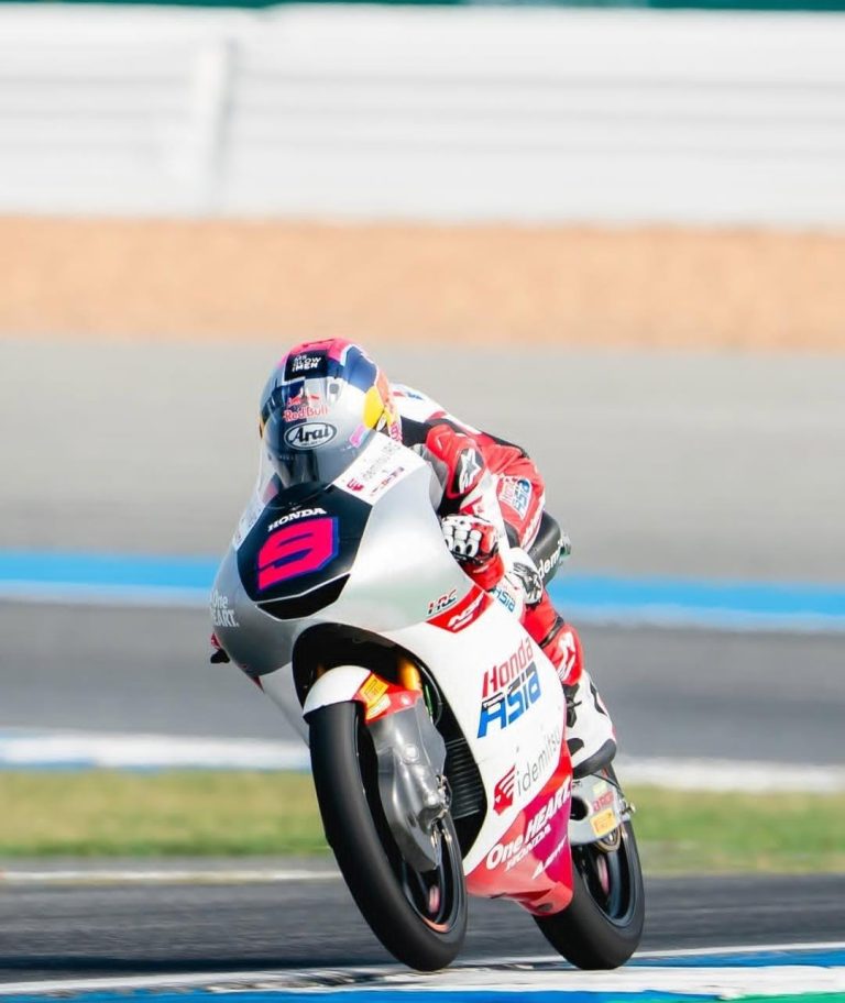 Luar Biasa! Veda Ega Finish Top 8 Moto3 Catalunya dari Posisi Start Belakang