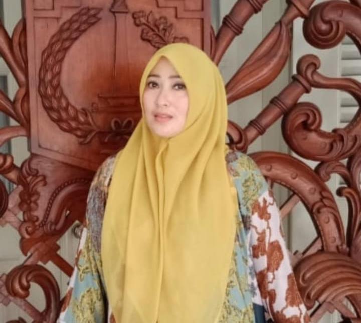 Aktivis Cantik Firza Husein Kecam Keras Pernyataan Saiful Mujani