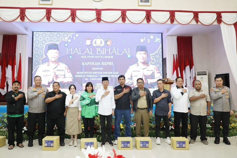 Halalbihalal Polda Kepri, Amsakar–Li Claudia Ajak Pekerja dan Ojol Jaga Kondusivitas Batam